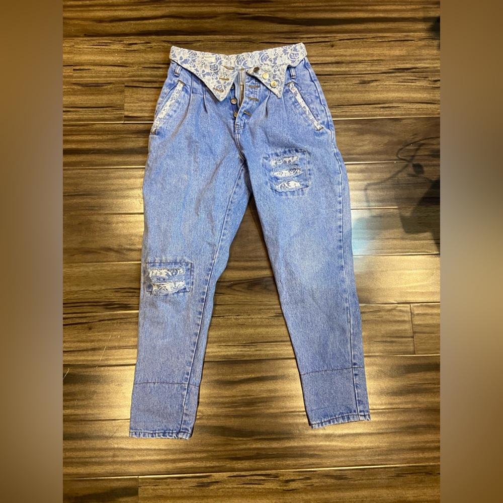 Vintage jeans with lace patches